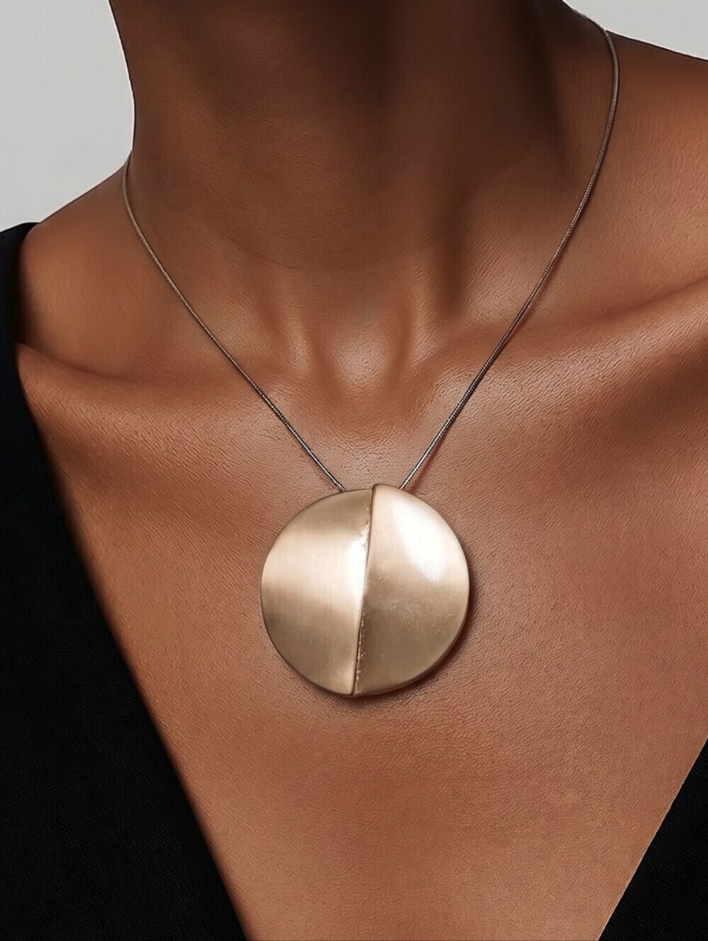 NWT Modern Brushed Gold Disc Pendant Necklace 30"